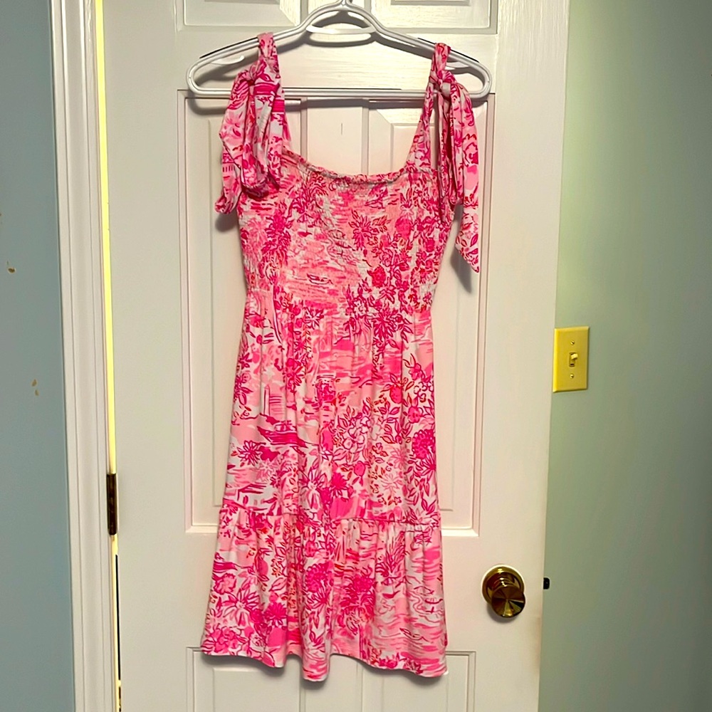 Beautiful Lilly Pulitzer Dress . Size S . Like NEW